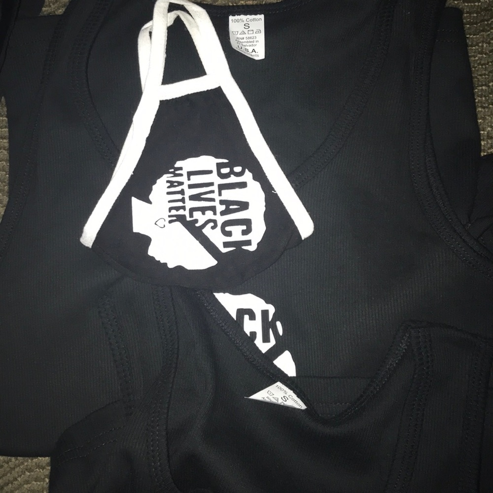 I’m selling shirt with mask for only 20$